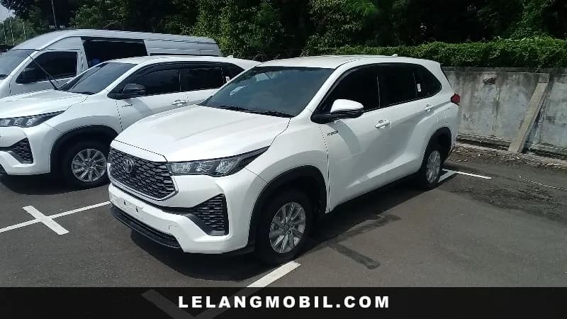 2017 TOYOTA INNOVAZENIX