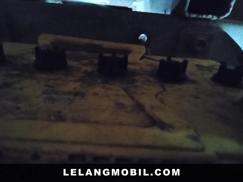 ISUZU ELF - View 14