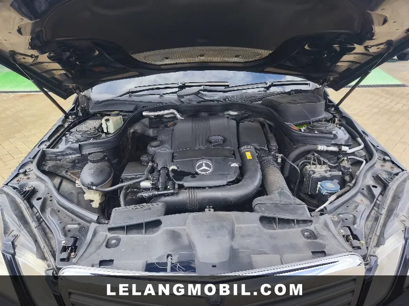 MERCEDES BENZ E CLASS - View 6