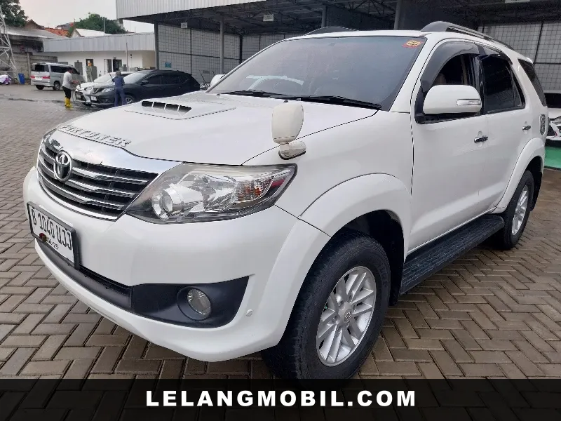 TOYOTA FORTUNER - View 1