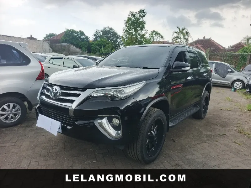 TOYOTA FORTUNER - View 1