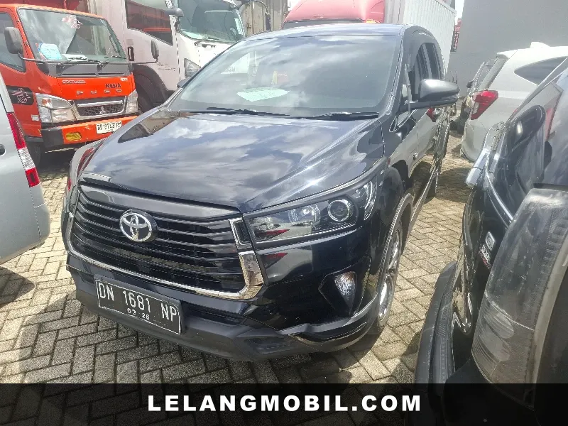TOYOTA INNOVA - View 1